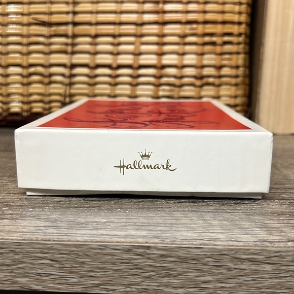 Vintage Hallmark Season's Greetings Red Glitter Cards - Picture 3 of 4